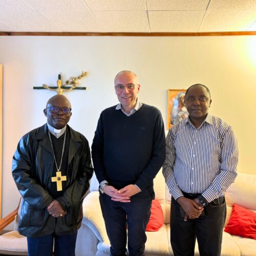 Mgr Muyengo, évêque d’Uvira (RDC), en visite chez les SMB à Torry
